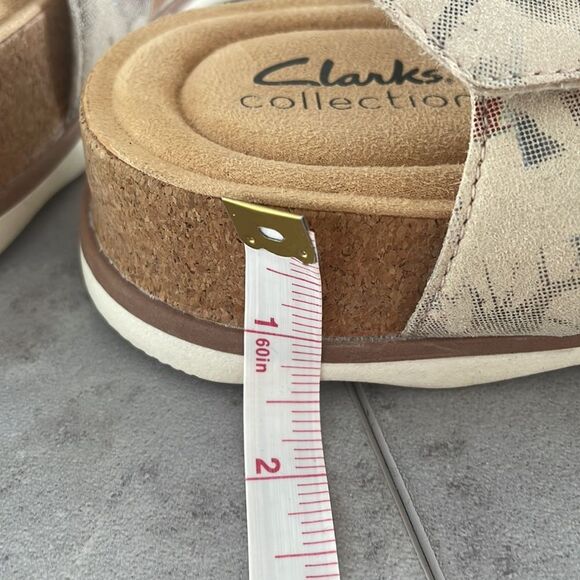 CLARKS Brynn Ave Sandal multi colored straps padded cork footbed 1” heel size 10 - Picture 14 of 14